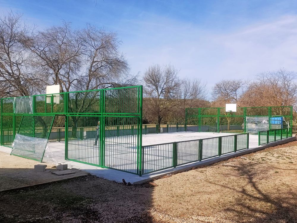 EQUIPAMIENTO DE INSTALACIONES DEPORTIVAS EXTERIORES